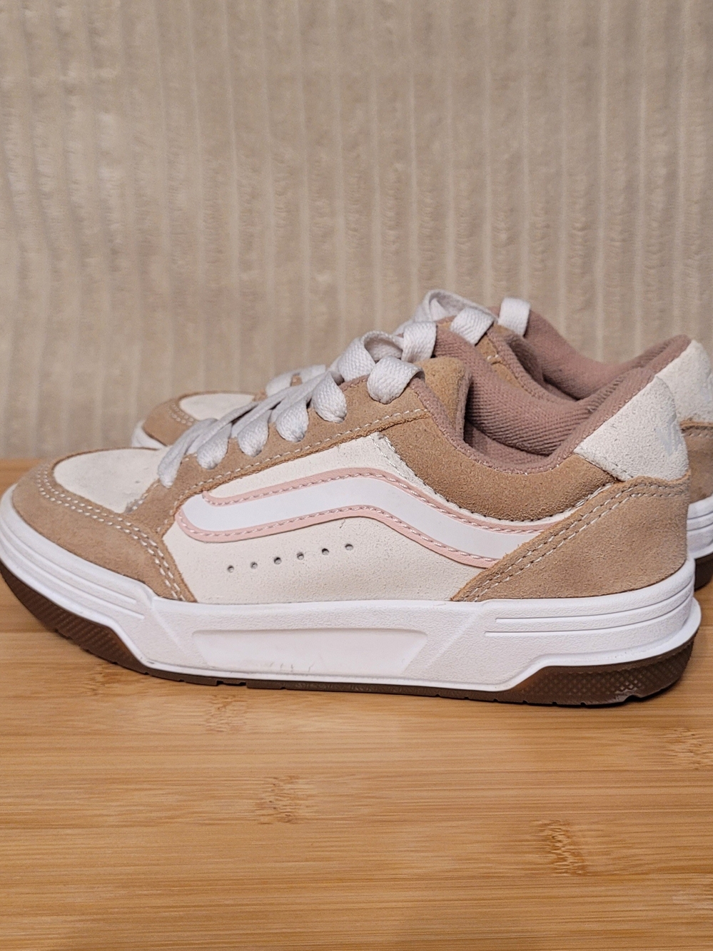 Little Girls Size 12 VANS Skater Shoes Neutral Beige & Pink Low-Top Sneakers